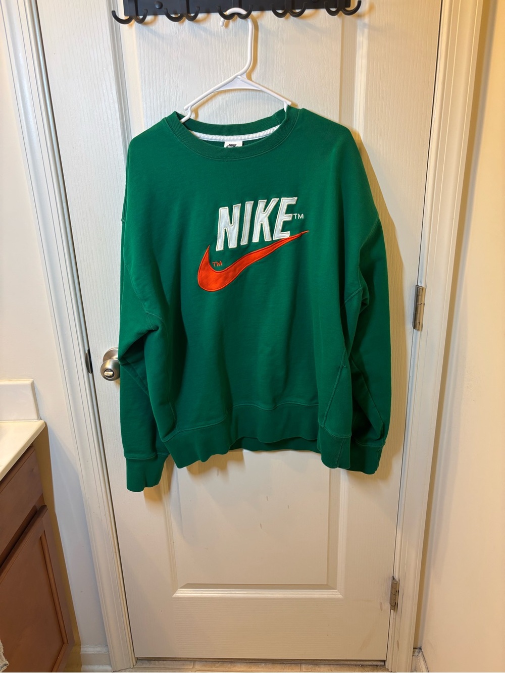 Nike Mens Size Large Green Crewneck Sweatshirt Large Embroidered Orange Swoosh
